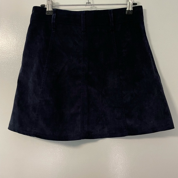 Netball / tennis skirt / shorts - Picture 2 of 4